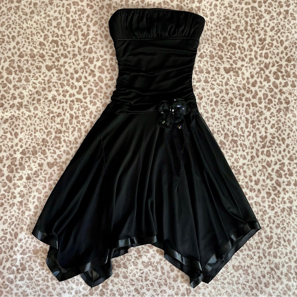 City Triangles Vintage Black Strapless 2000s Prom Dress